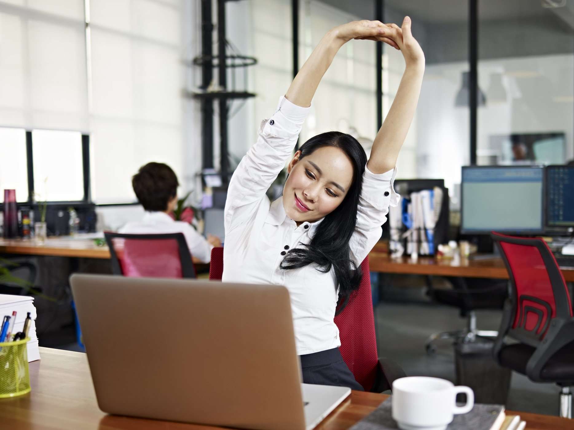 4 bài tập Yoga đơn giản cho dân văn phòng 1