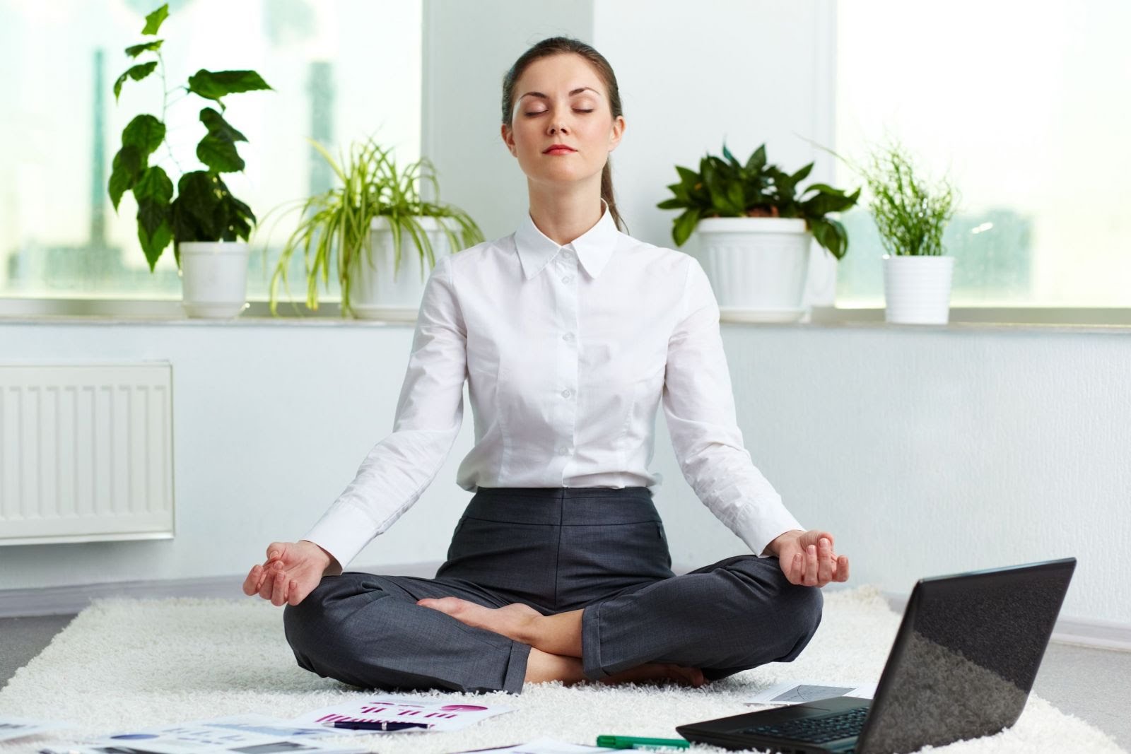 4 bài tập Yoga đơn giản cho dân văn phòng 2