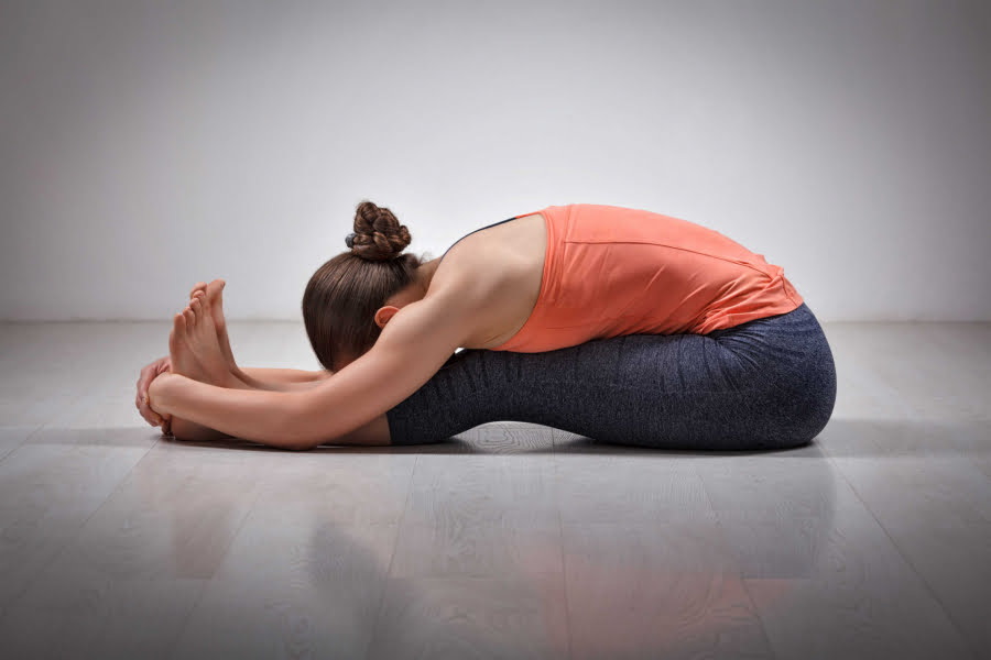 di-chan-tran-tap-yoga_02 Tác dụng khi đi chân trần tập Yoga 2