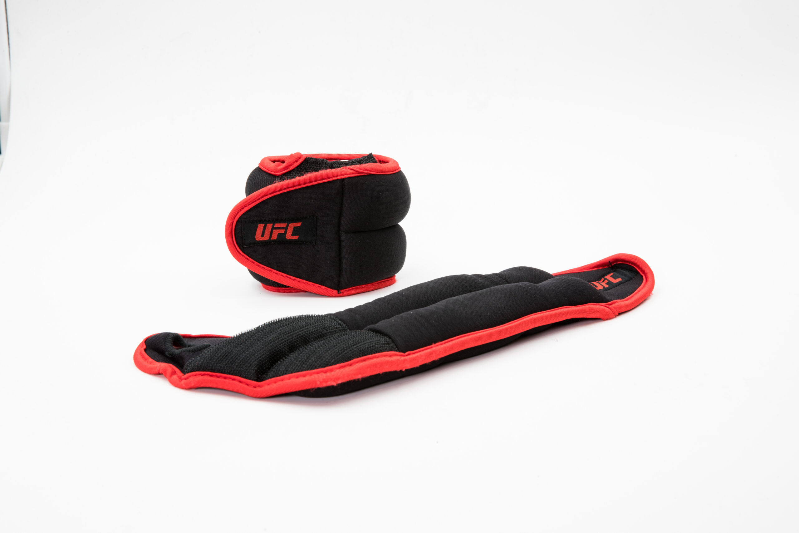 ta-bang-deo-co-tay-nang-1kg-wrist-weight-1 Tạ băng đeo cổ tay nặng 1kg 092002-UFC 2