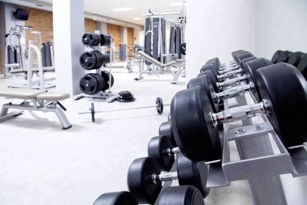 zzya2faxqi_51138e7767ec4b199f2b28e80ed67826_grande-1 Cách bố trí phòng tập gym kinh doanh 1