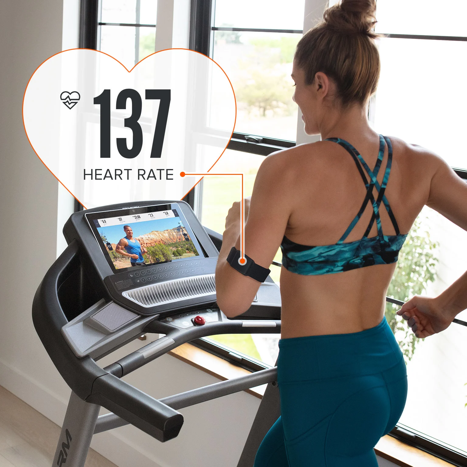 máy chạy bộ phòng gym