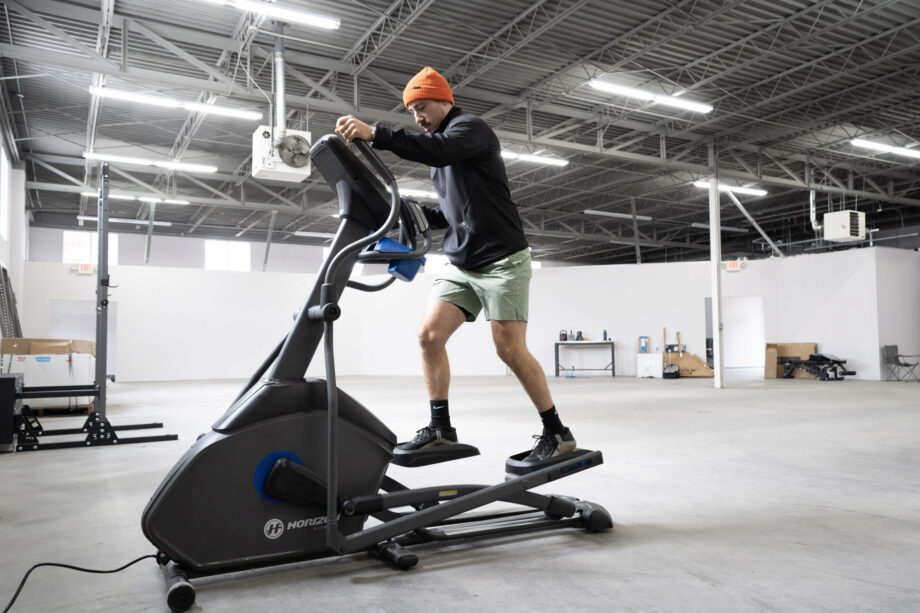 7 Ưu Điểm Của Máy Đi Bộ Trên Không Cho Sức Khỏe & Tập Luyện 5 7 Ưu Điểm Của Máy Đi Bộ Trên Không Cho Sức Khỏe & Tập Luyện 5