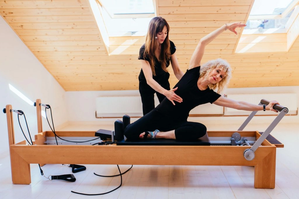 9 Lợi Ích Sức Khỏe Của Pilates Đối Với Người Lớn Tuổi 3